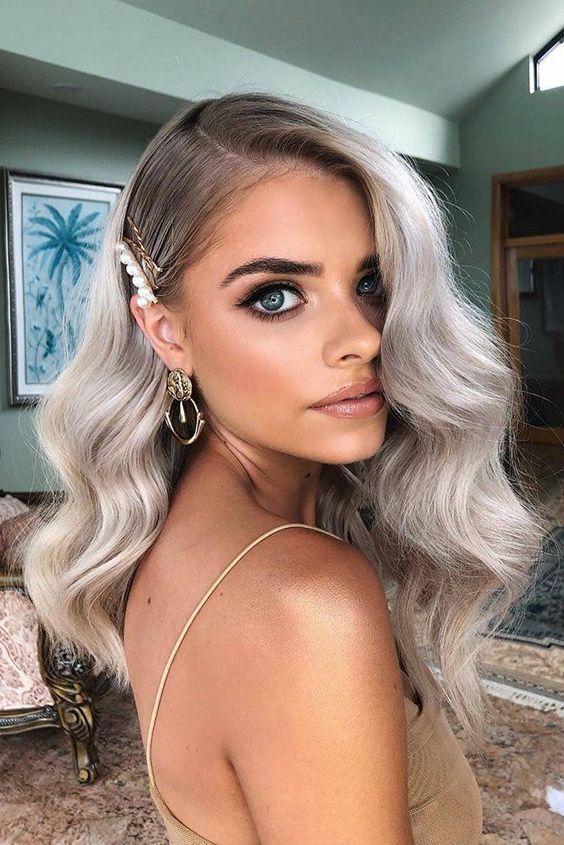 Voluminous Layered Bob with Waves Voluminous Layered Bob with Waves — Birthday Hairstyles