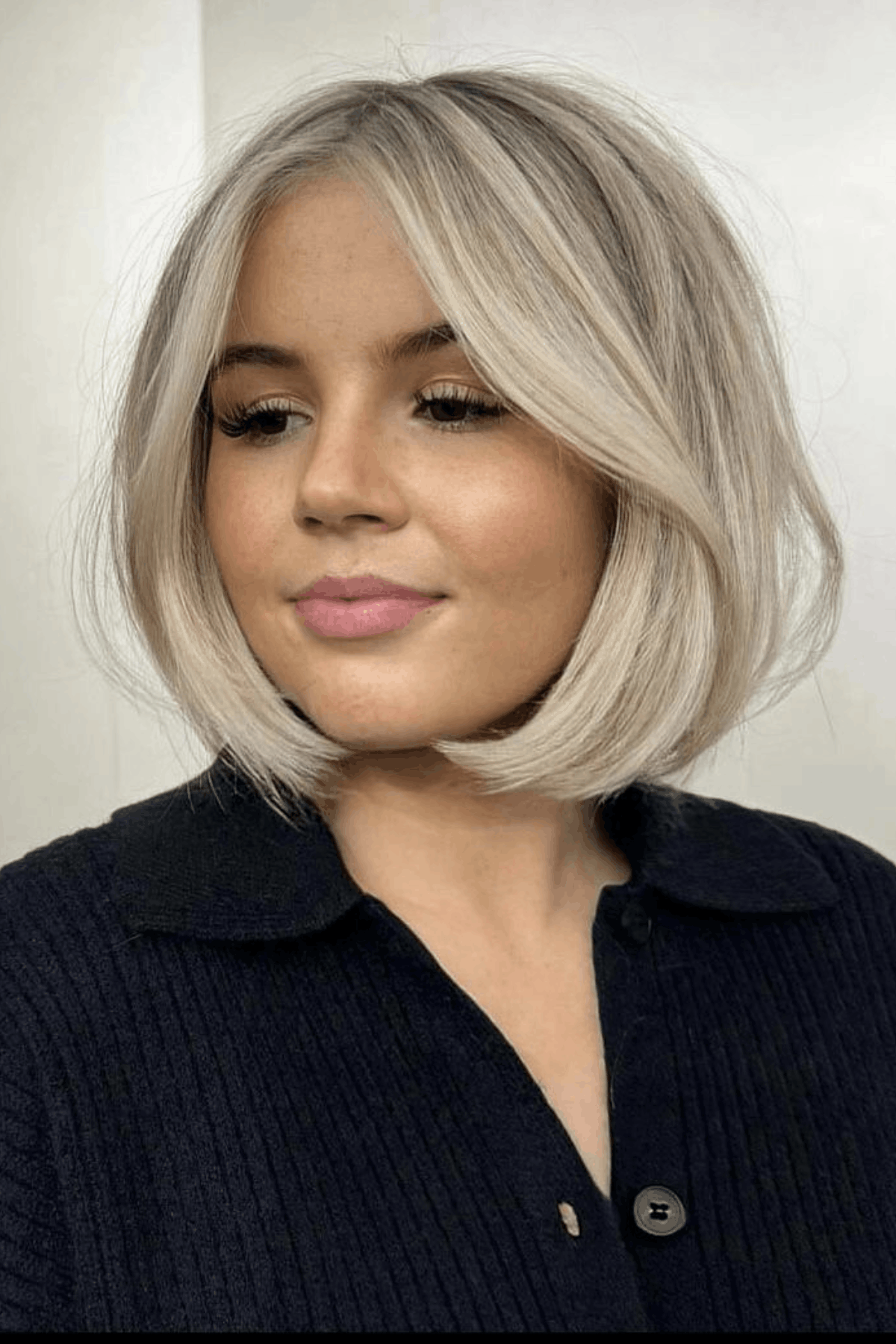 Ash Blonde Bob With Platinum Highlights Ash Blonde Bob With Platinum Highlights — Short Layered Hair