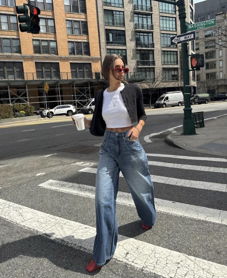 Baggy Jeans with Crop Top, Cropped Cardigan, and Red Mules — Baggy Jeans Outfits