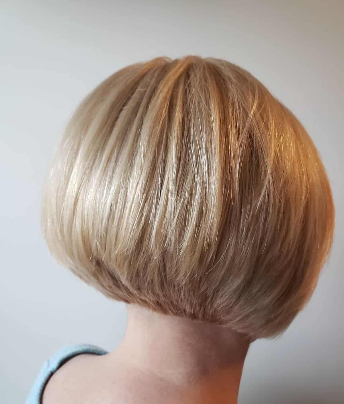 Stacked Blonde Ear-Length Bob Stacked Blonde Ear-Length Bob — Long Bob