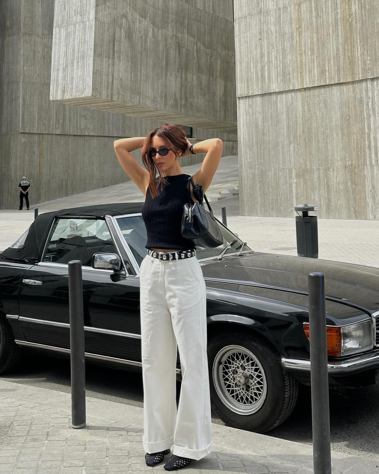 Urban Chic: Sleeveless Top and Studded Flats Urban Chic: Sleeveless Top and Studded Flats — White Jeans Outfits