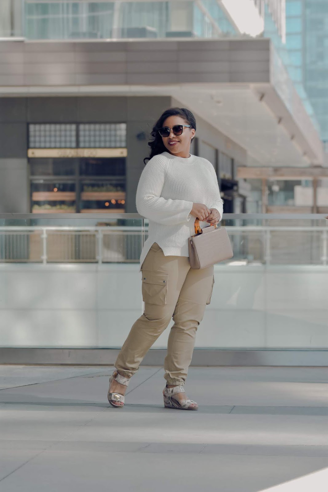 Cream Knit Sweater Paired with Beige Cargo Pants Cream Knit Sweater Paired with Beige Cargo Pants — Neutral Outfits