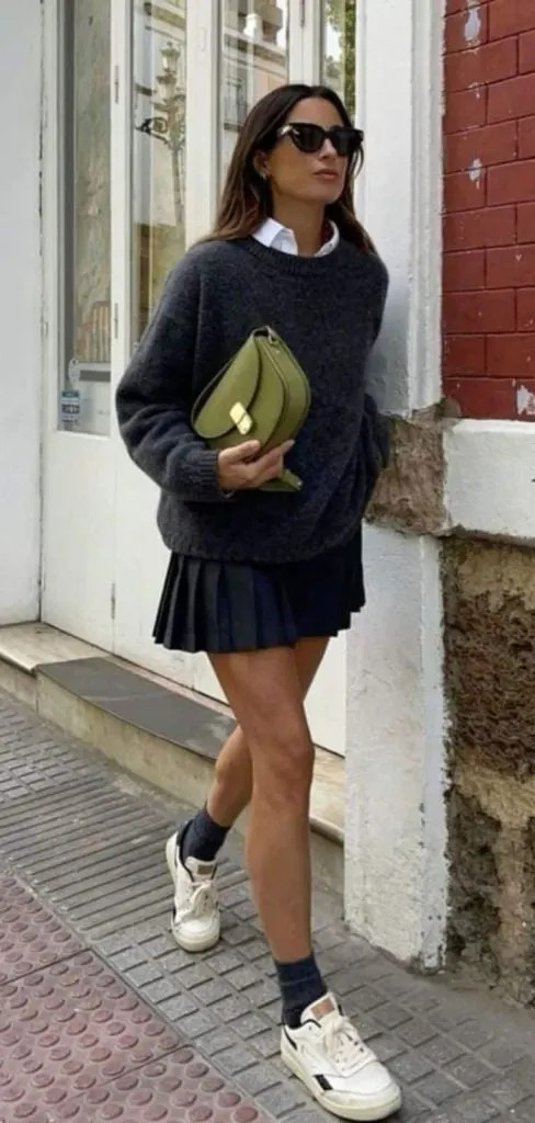 Pleated Mini Skirt with Sweater and Sneakers Pleated Mini Skirt with Sweater and Sneakers — Sneakers with Skirt Outfits