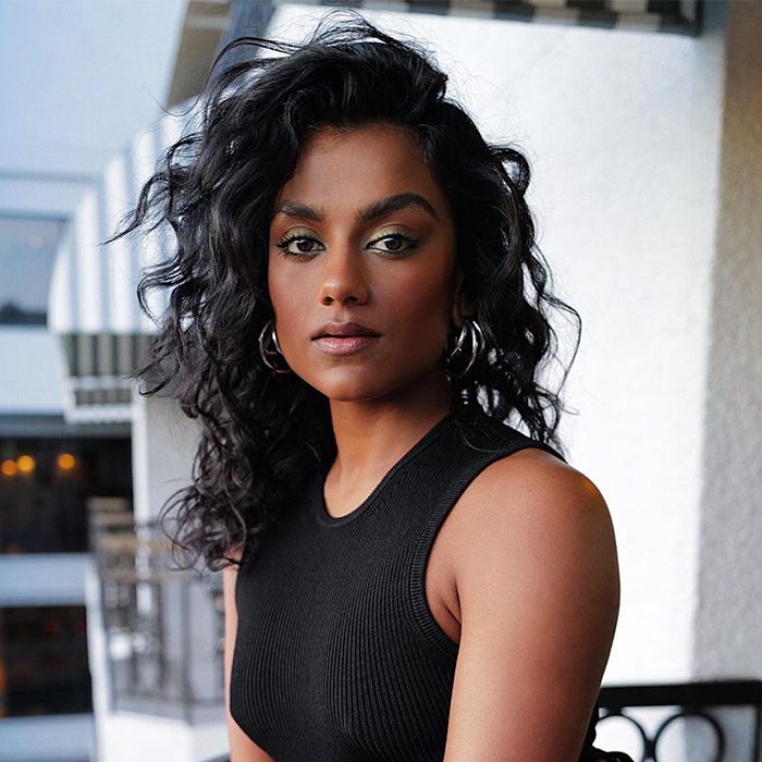 Voluminous Waves Collarbone Length — Hairstyles for Medium Hair