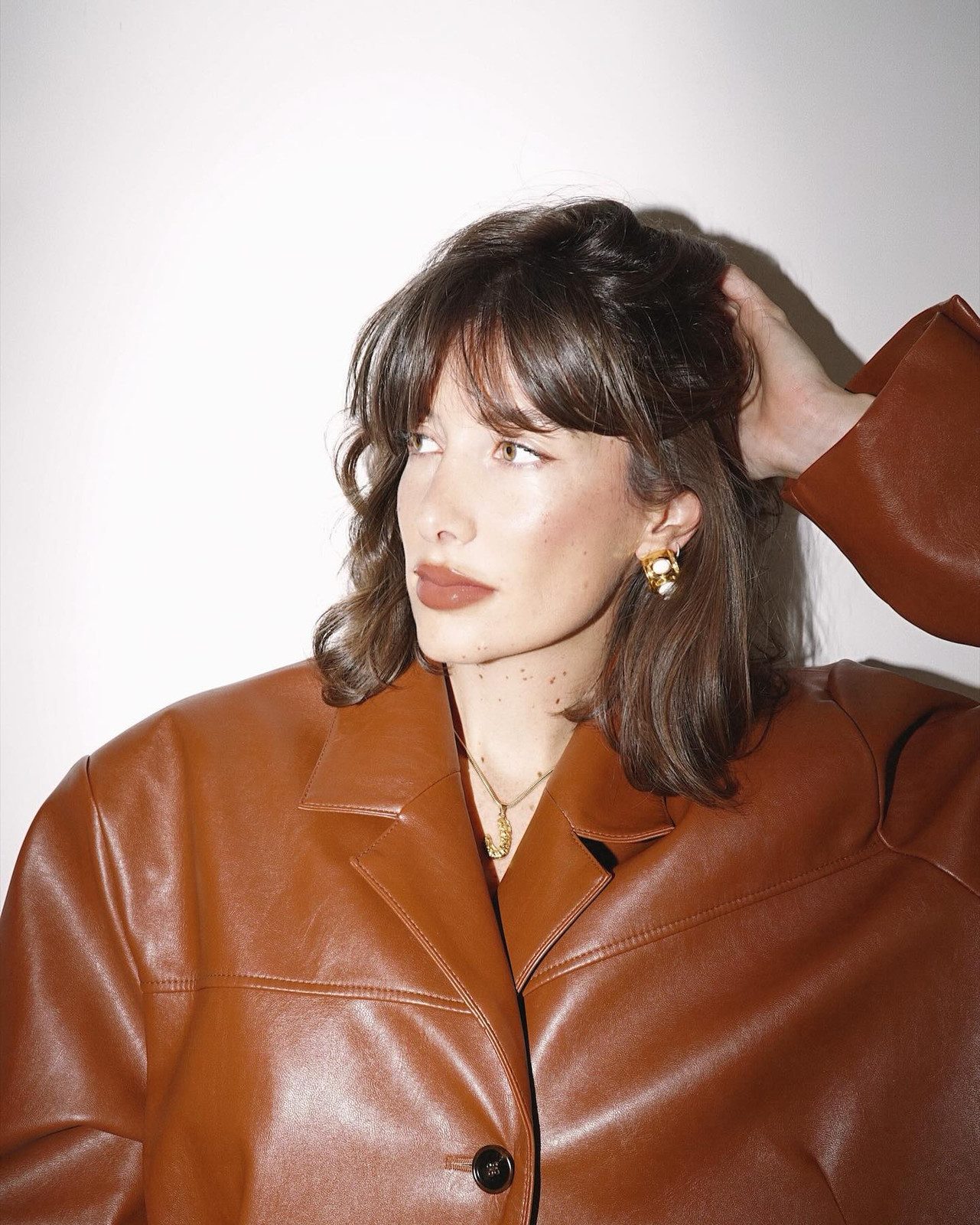 Medium Brown Collarbone Bob With Soft Curtain Bangs Medium Brown Collarbone Bob With Soft Curtain Bangs — Relaxed Hair Bob