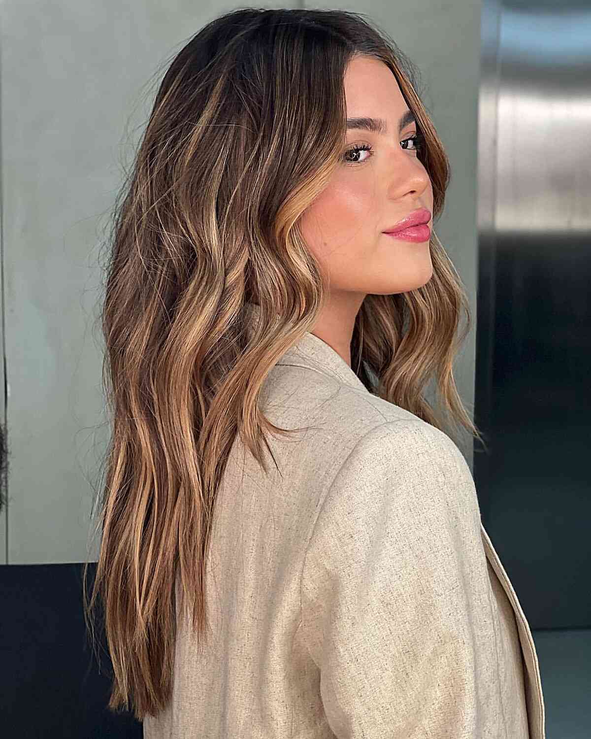 Soft Waves with Dimensional Color Soft Waves with Dimensional Color — Work Hairstyles