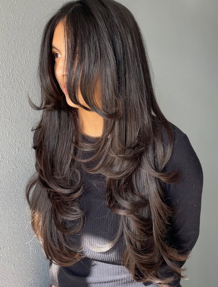 Voluminous Face-Framing Layers Voluminous Face-Framing Layers — Butterfly Haircut
