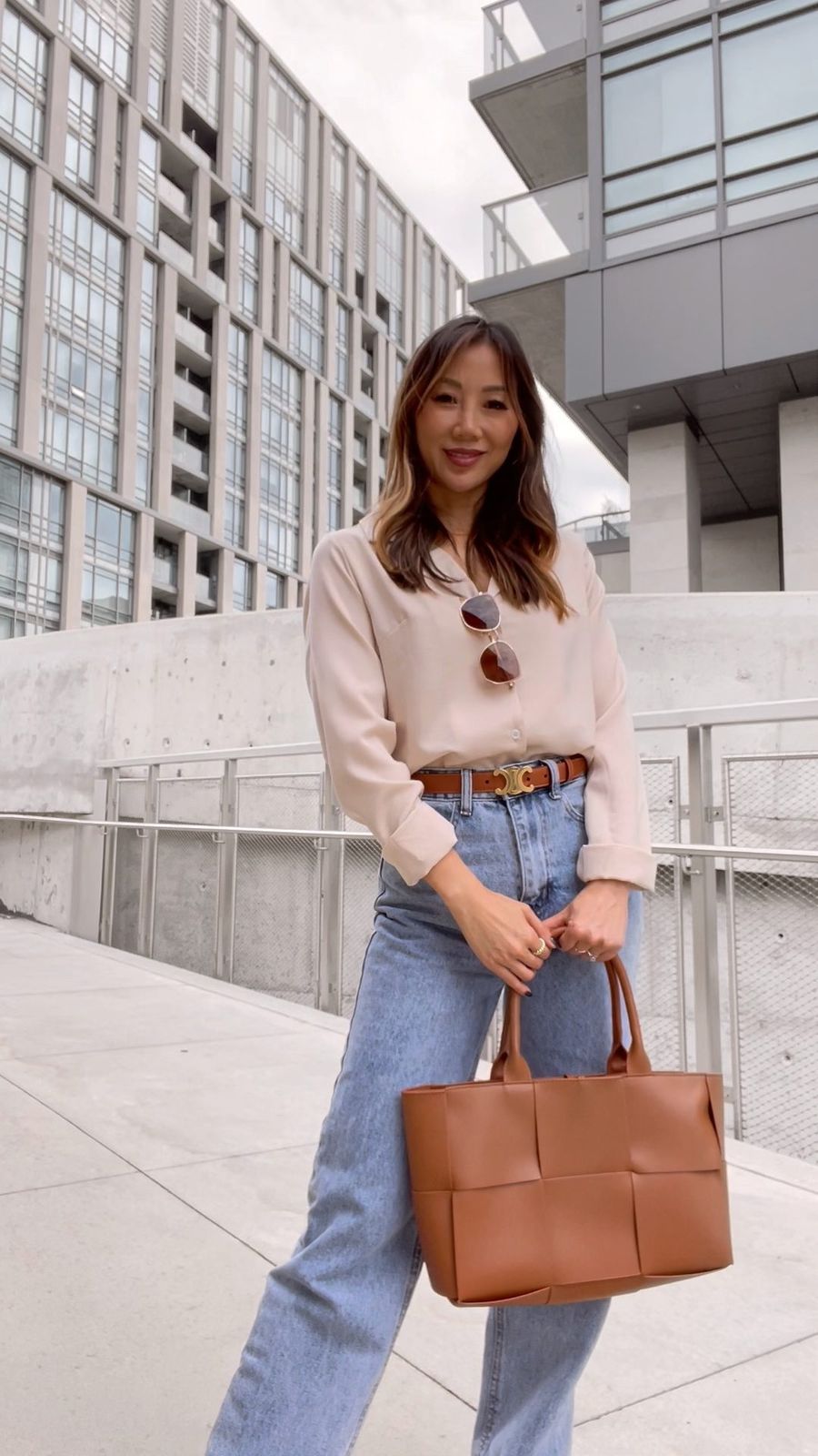 Relaxed Beige Shirt and Wide-Leg Jeans with Woven Tote Relaxed Beige Shirt and Wide-Leg Jeans with Woven Tote — Toronto Outfits