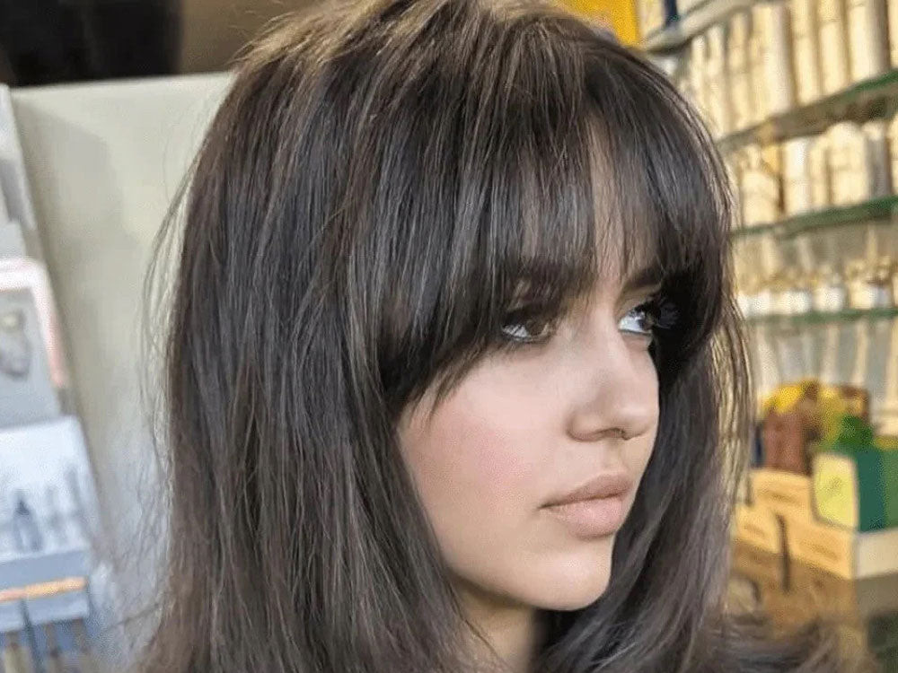 Shoulder Layers with Curtain Bangs Shoulder Layers with Curtain Bangs — Haircuts for Diamond Faces
