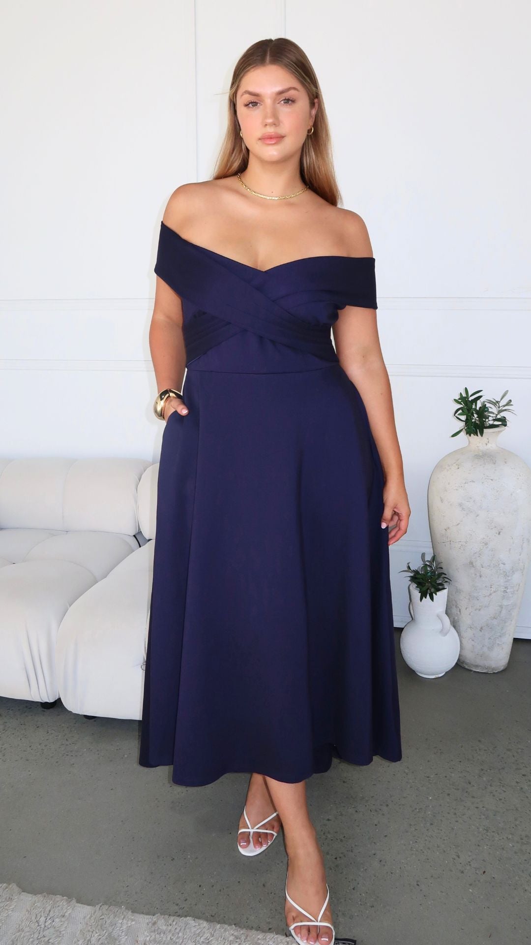 Cocktail Hour: Navy Off-the-Shoulder Dress Cocktail Hour: Navy Off-the-Shoulder Dress — Outfits for Hourglass Shape