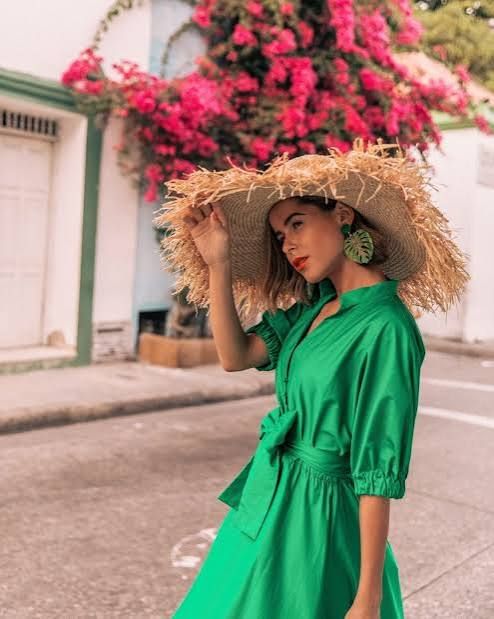 Chic Resort Style: Emerald Green Midi Dress with Puffed Sleeves — Cartagena Outfits