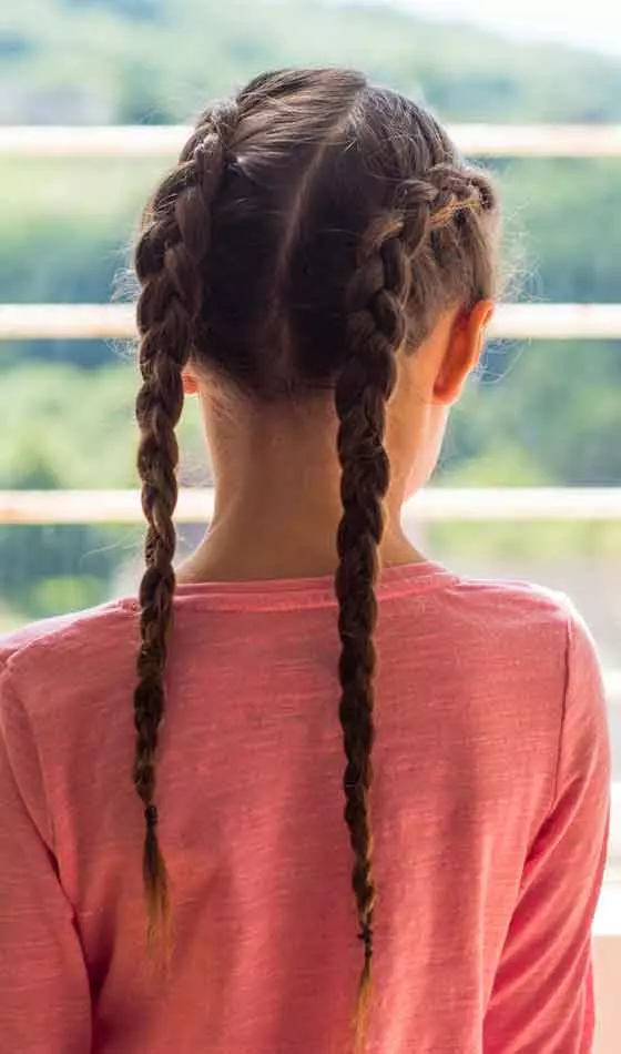 Shoulder Length Blowout With Waves Shoulder Length Blowout With Waves — School Hairstyles