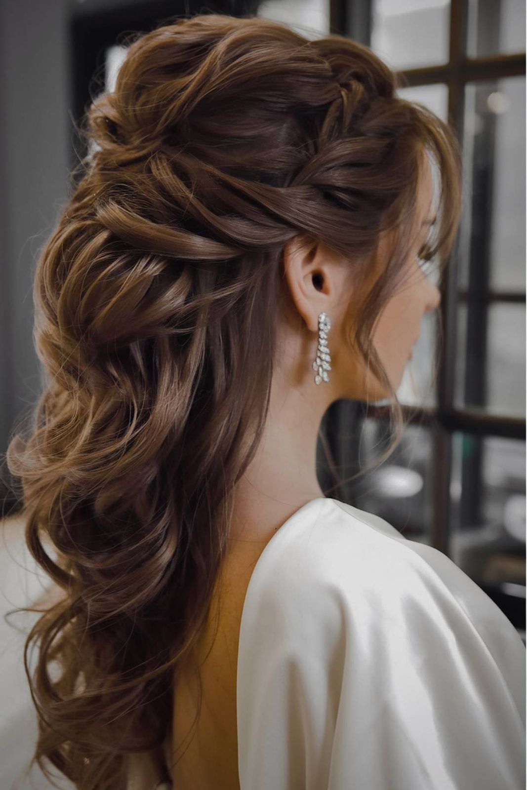 Warm Brown Visual Idea — Hairstyles for Oval Faces