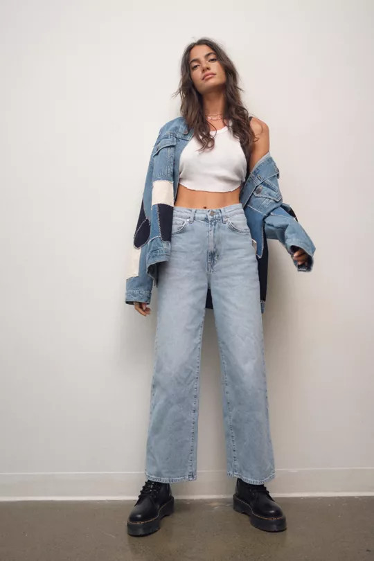 Patchwork Denim Jacket Over Crop Top and Wide-Leg Jeans Patchwork Denim Jacket Over Crop Top and Wide-Leg Jeans — Urban Outfitters Outfits