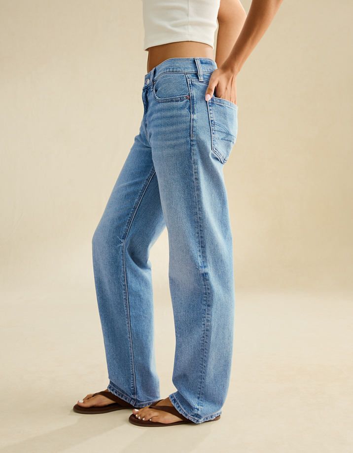 Baggy Straight Jeans with Flip-Flops Baggy Straight Jeans with Flip-Flops — Boyfriend Jeans