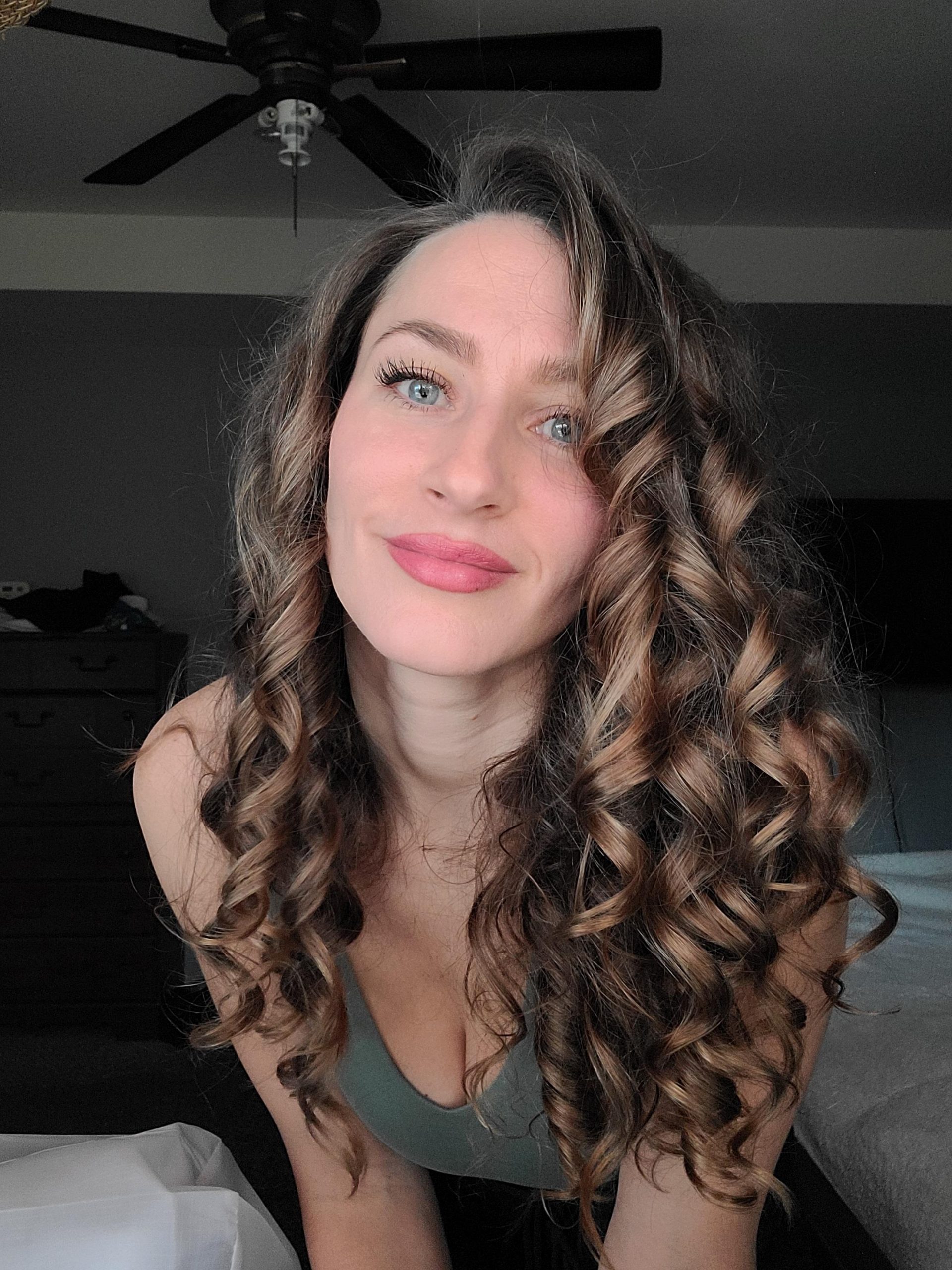 Polished Defined Curls — Heatless Hairstyles