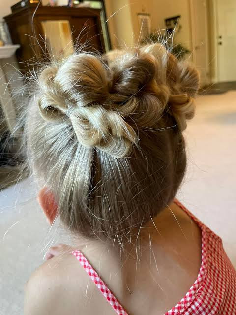 Textured Crown Bun for Shorter Hair Textured Crown Bun for Shorter Hair — Yoga Hairstyles