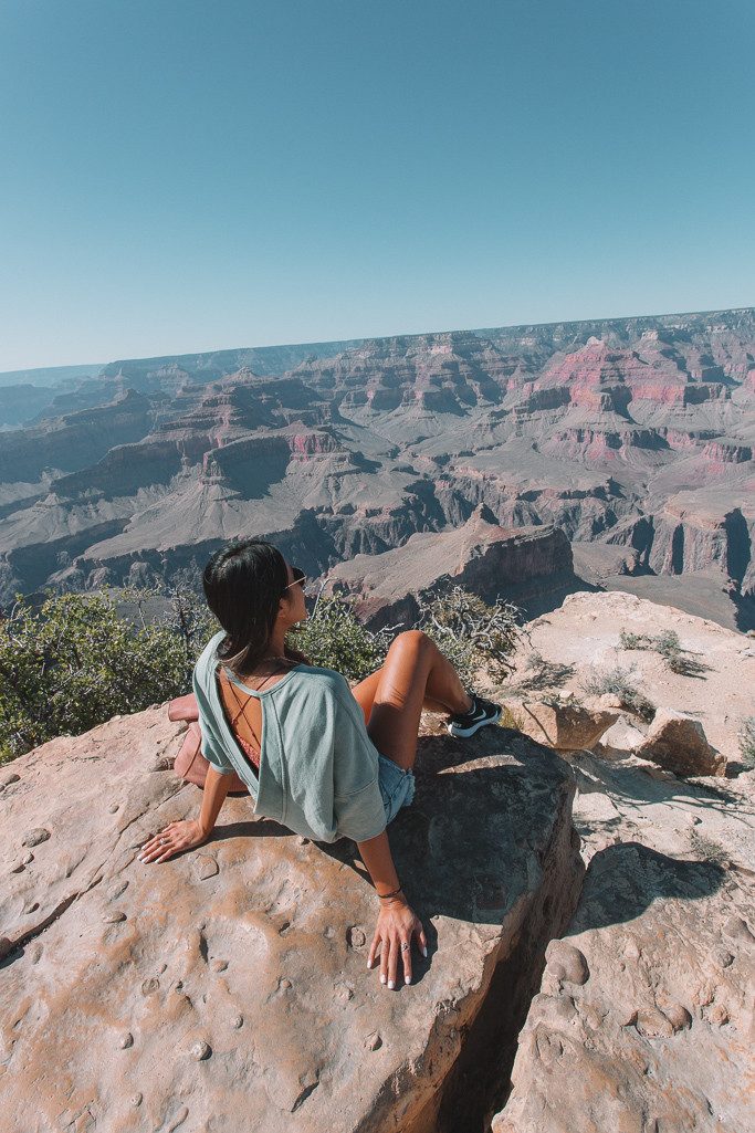 Relaxed Adventure: Oversized Sweatshirt and Denim Shorts — Grand Canyon Outfits