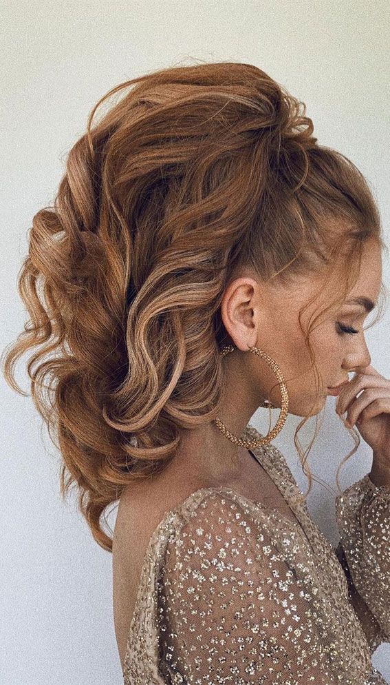 High Ponytail Visual Idea — Prom Hairstyles for Medium Hair