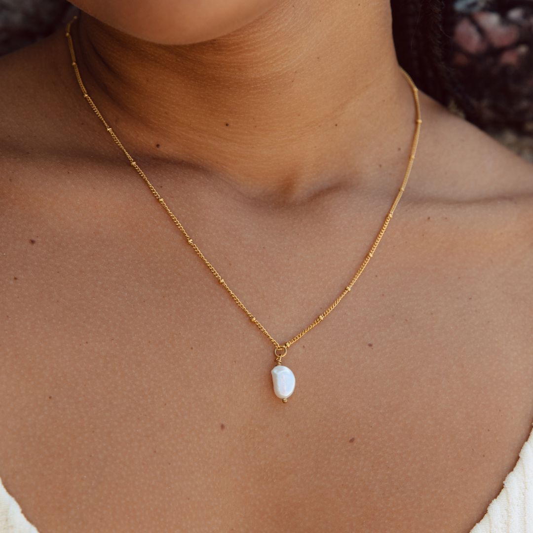 Casual Outfit Idea — Pearl Jewelry