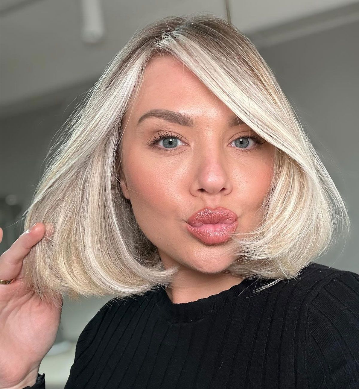 Platinum Blonde Jaw-Length Blunt Bob — Bob for Round Face