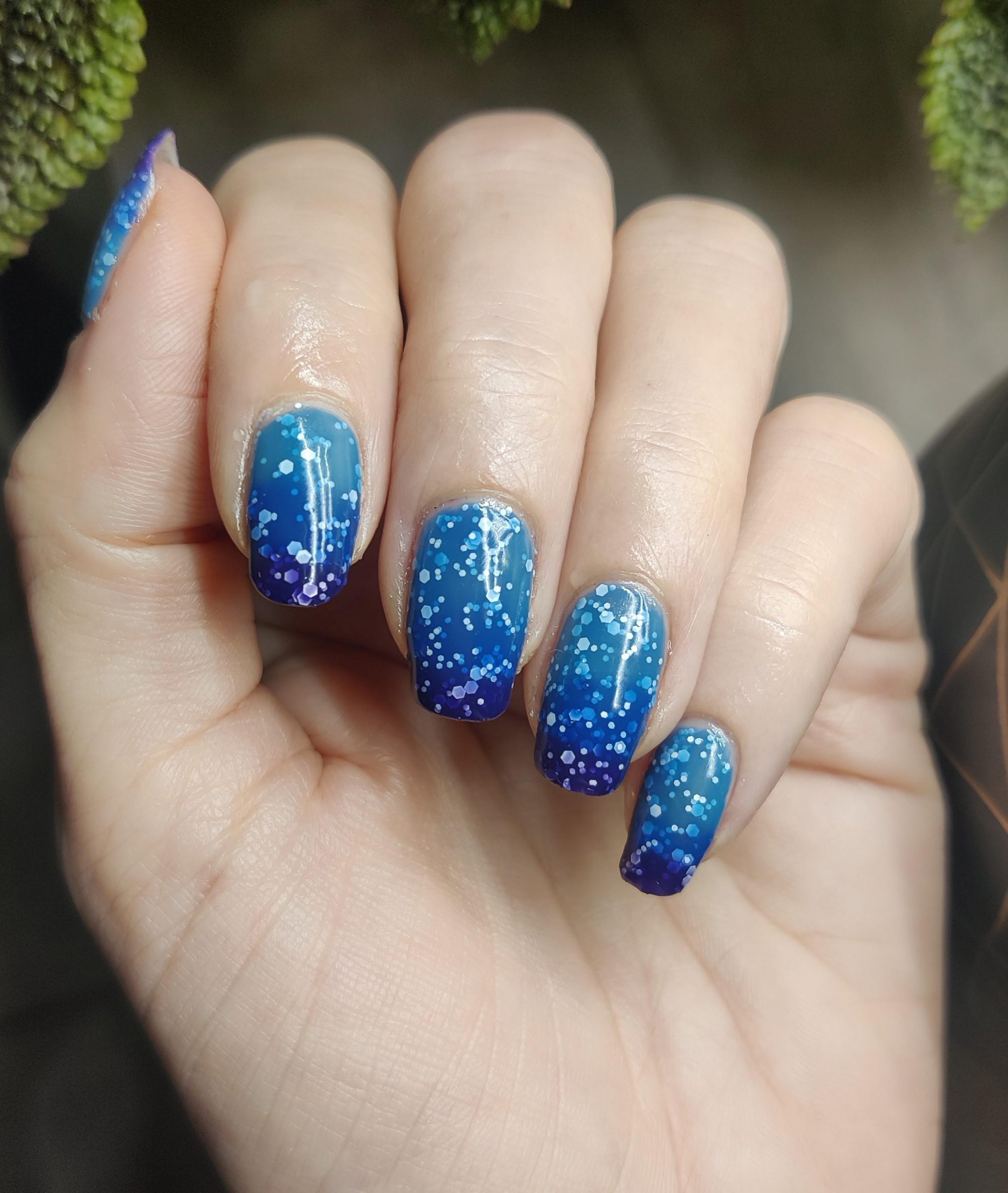 Glossy With Glitter Visual Idea Glossy With Glitter Visual Idea — Thermal Nails