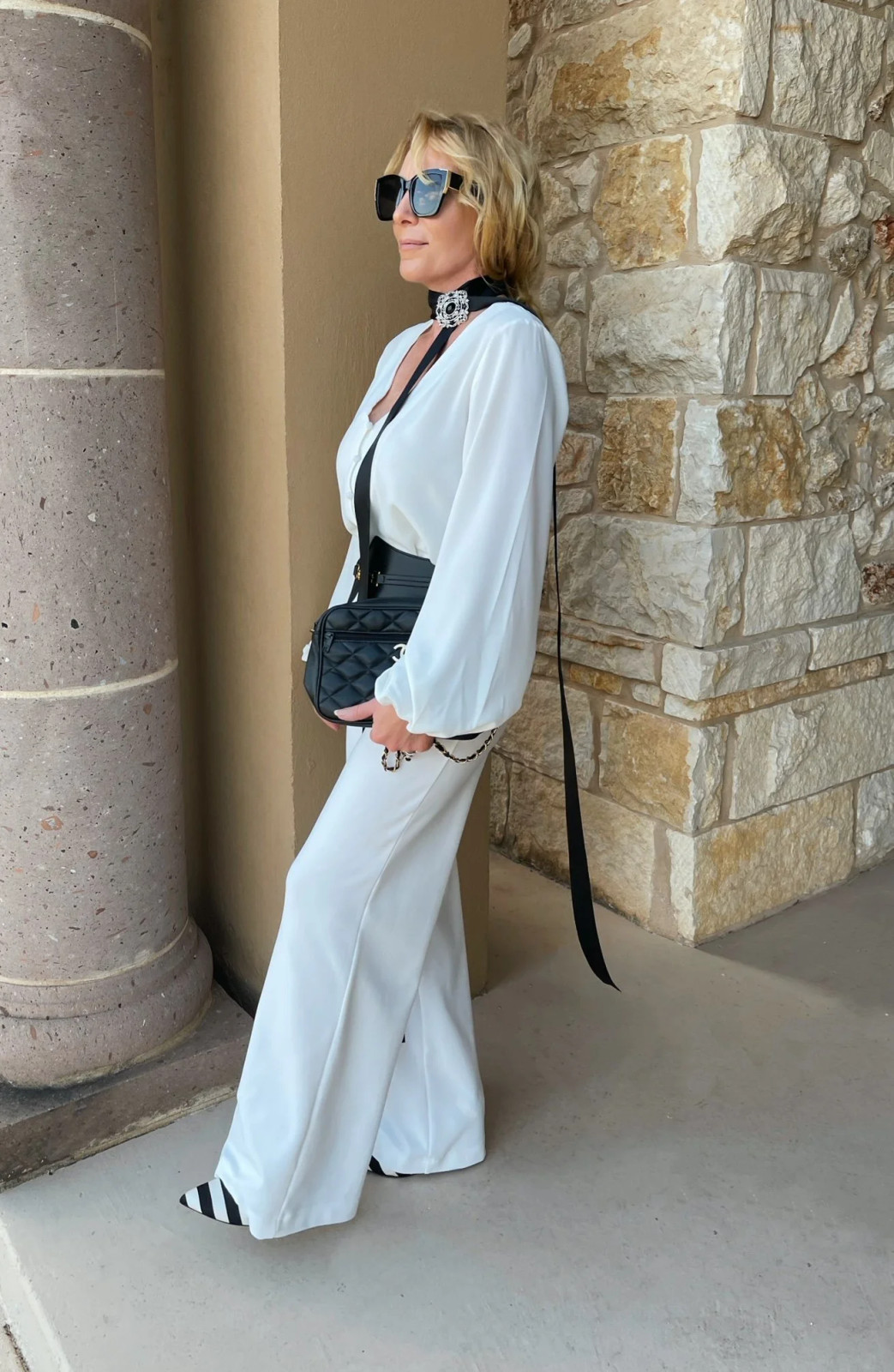 Wide-Leg Jumpsuit with a Statement Brooch Choker Wide-Leg Jumpsuit with a Statement Brooch Choker — Brooch Outfits