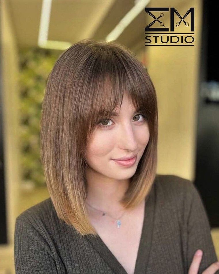 Blunt Bob With Straight Bangs — Hairstyles for Big Forehead