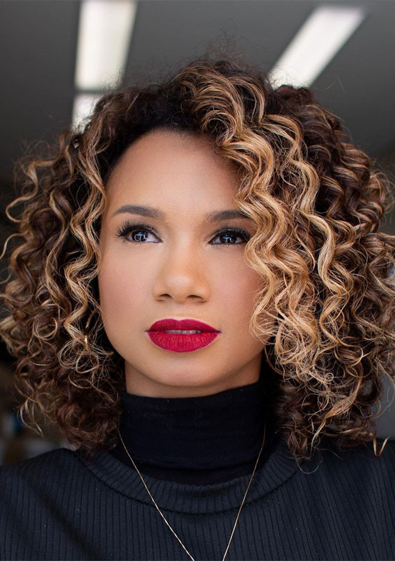 Layered Curly Bob With Curly Bangs Layered Curly Bob With Curly Bangs — Hairstyles for Chubby Faces