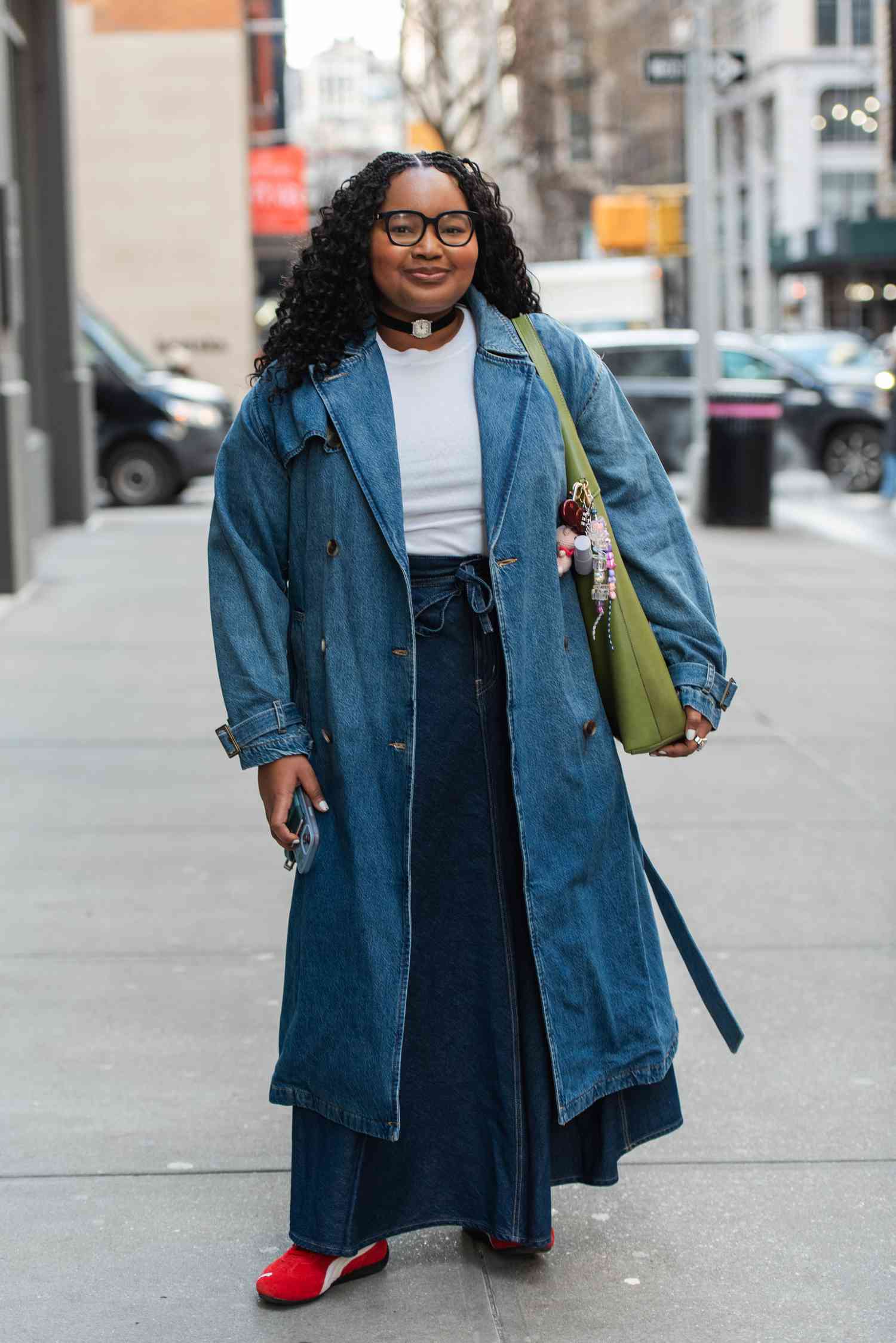 Maxi Denim Skirt with Oversized Trench and Red Sneakers — Jean Skirt Outfits