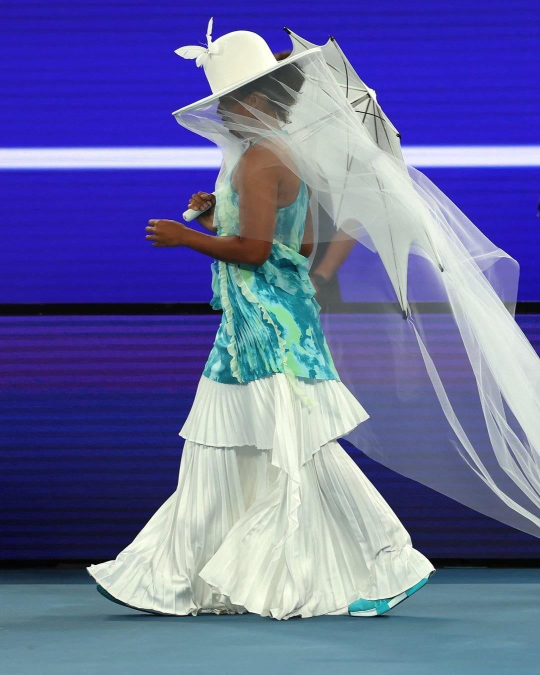 Artistic Court Style: Tie-Dye Top and Pleated Skirt Artistic Court Style: Tie-Dye Top and Pleated Skirt — Australia Outfits