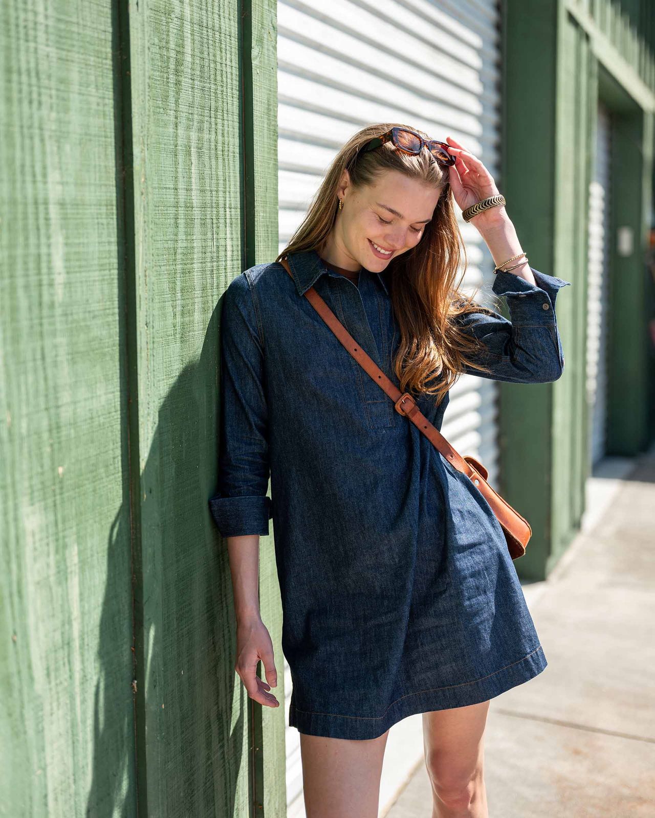 Relaxed Denim Shirt Dress with Crossbody Bag Relaxed Denim Shirt Dress with Crossbody Bag — Denim Dress Outfits