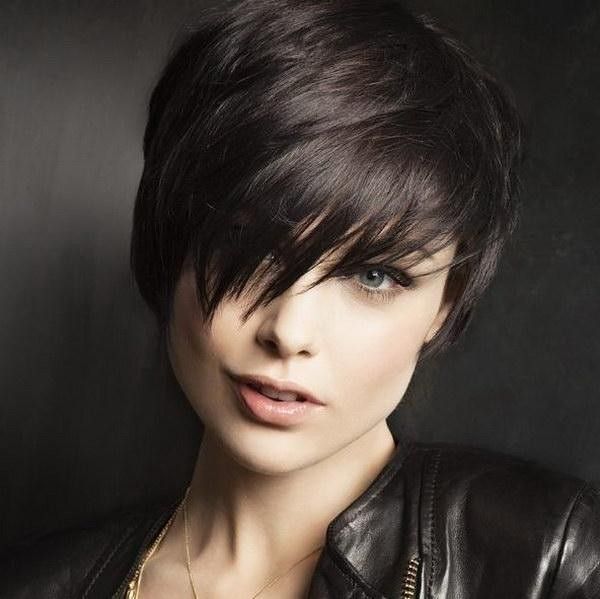 Asymmetrical Wavy Pixie Cut — Haircuts for Chubby Faces