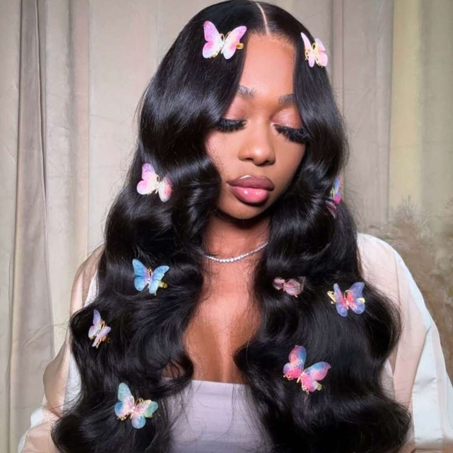 Mid-Back Visual Idea Mid-Back Visual Idea — Butterfly Clip Hairstyles