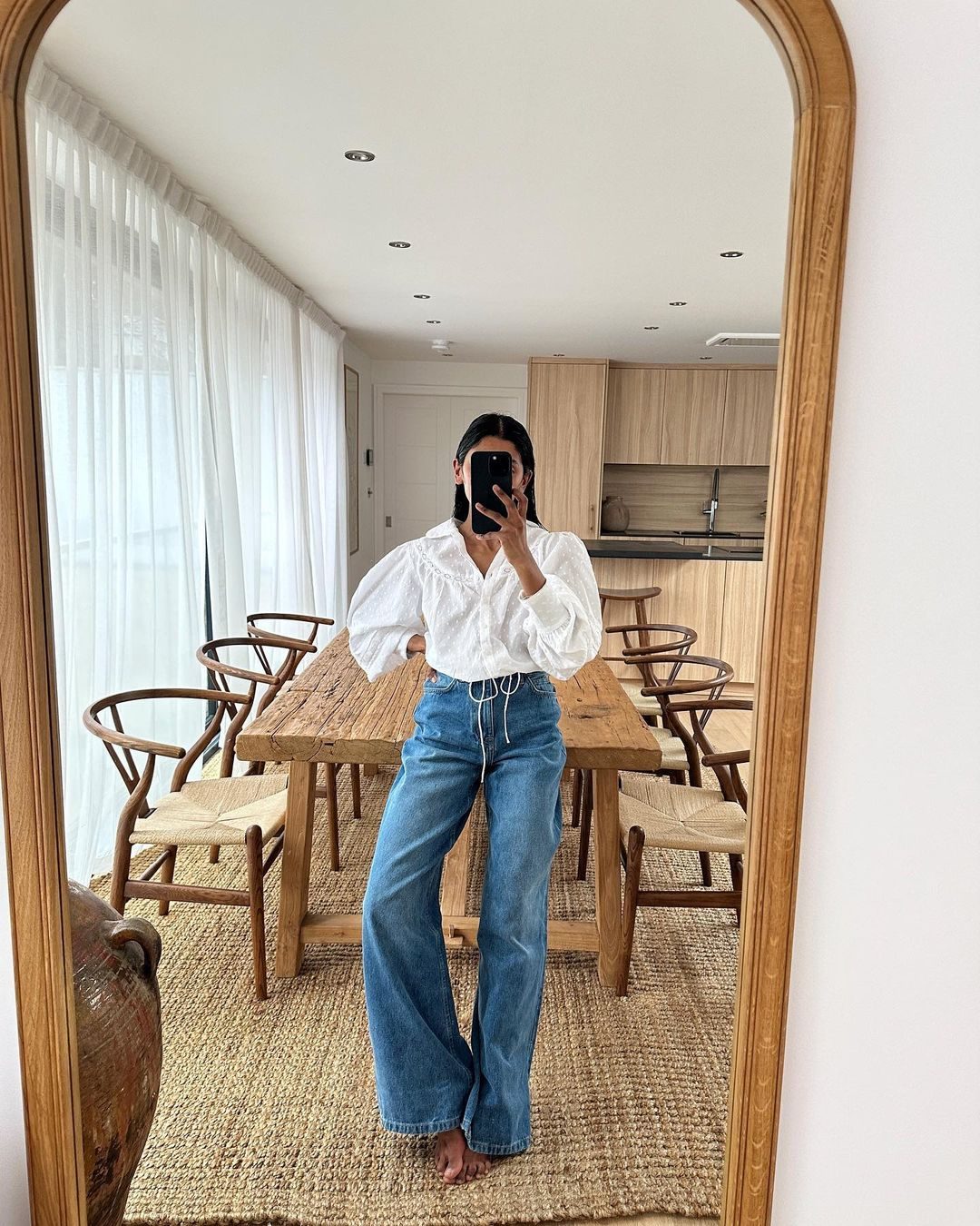Voluminous Blouse Meets Drawstring Waist Wide-Leg Jeans Voluminous Blouse Meets Drawstring Waist Wide-Leg Jeans — Jeans Outfits