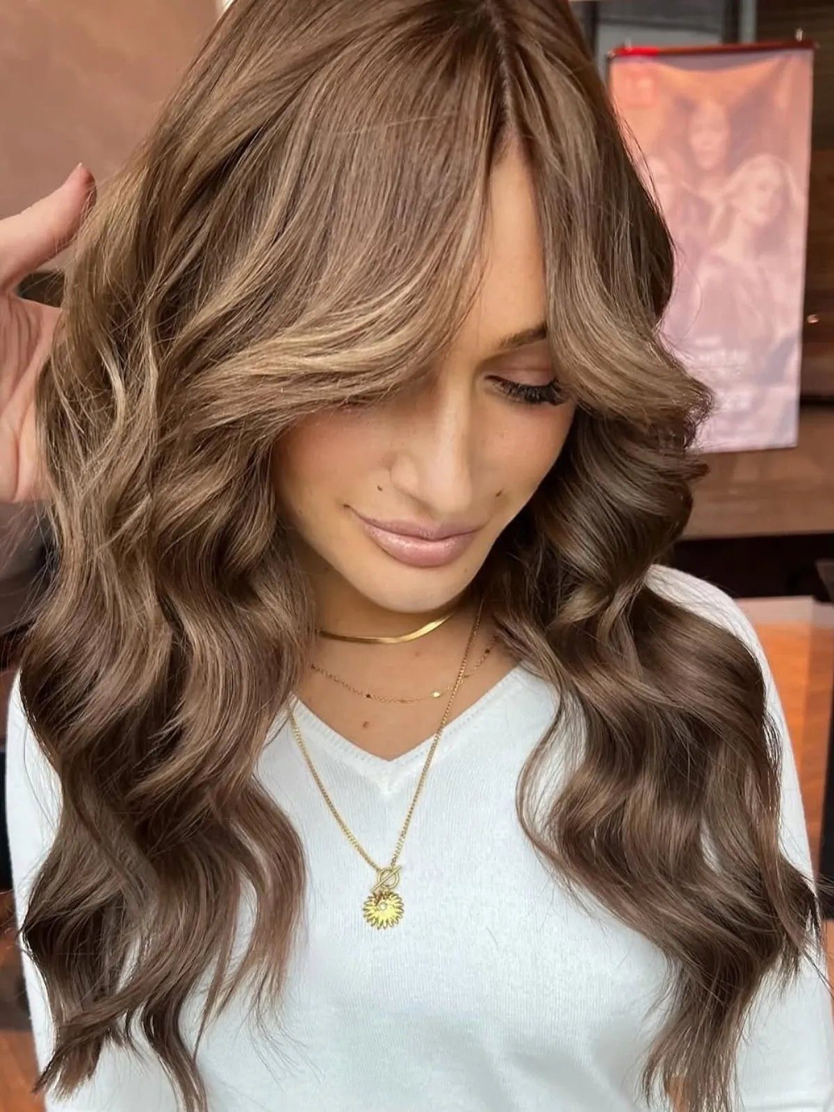 Collarbone Layers with Curtain Bangs and Brown Highlights Collarbone Layers with Curtain Bangs and Brown Highlights — Light Brown Highlights