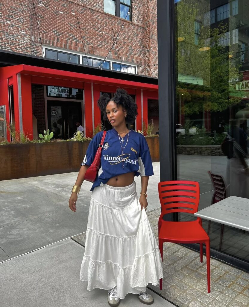 White Tiered Maxi Skirt with Graphic T-Shirt and Sneakers White Tiered Maxi Skirt with Graphic T-Shirt and Sneakers — Tiered Skirt Outfits