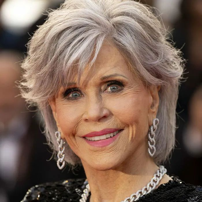 Ear To Collarbone Visual Idea Ear To Collarbone Visual Idea — Haircuts for Women Over 50