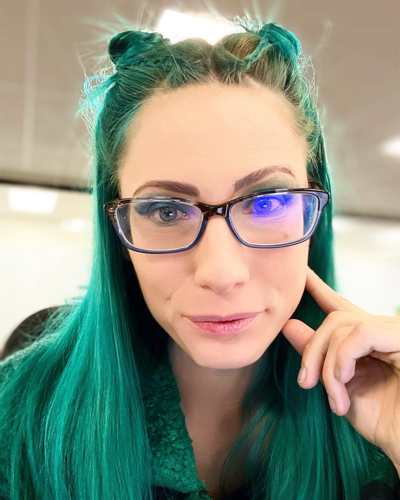 Collarbone Forest Green Air-Dried With Side Bangs — Forest Green Hair