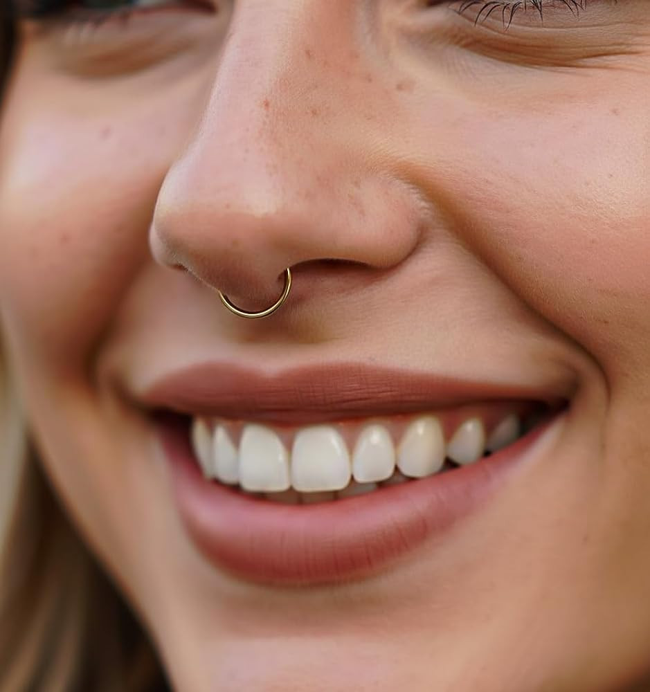 Minimalist Gold Hoop Septum Piercing Minimalist Gold Hoop Septum Piercing — Septum Piercing Ideas