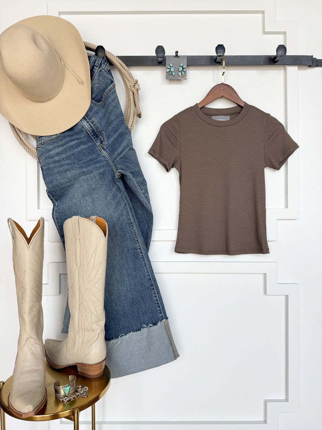 Brown Ribbed Tee with Wide-Leg Denim and Cowboy Hat Brown Ribbed Tee with Wide-Leg Denim and Cowboy Hat — Savannah Outfits