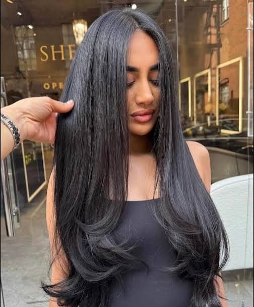Mid-Back Bouncy Volume Blowout Mid-Back Bouncy Volume Blowout — Blowout Natural Hair