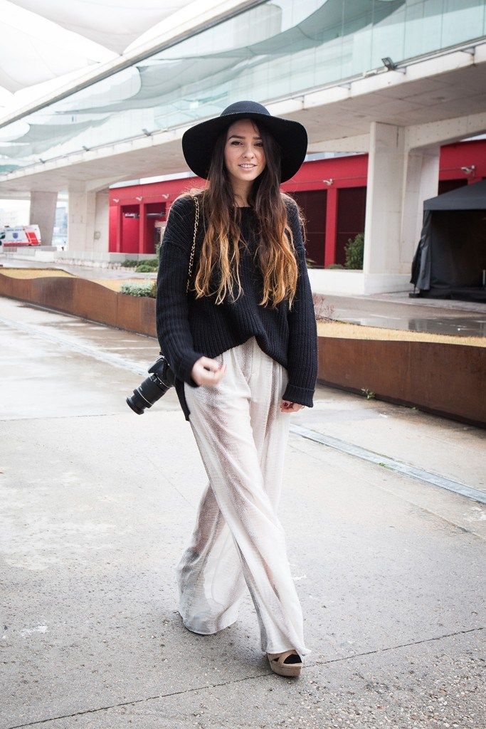 Black Oversized Sweater with Sparkly Wide-Leg Trousers Black Oversized Sweater with Sparkly Wide-Leg Trousers — Madrid Outfits