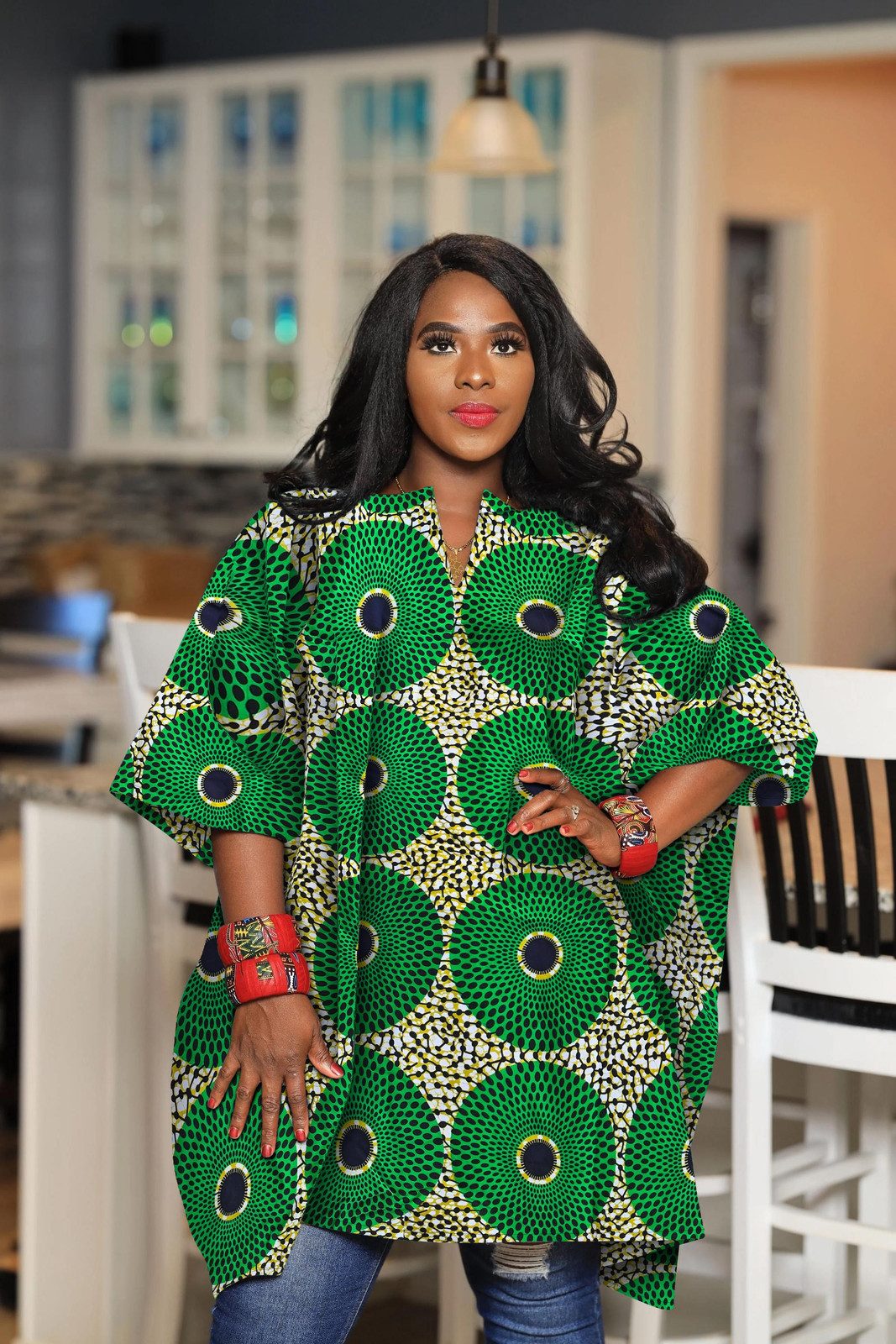Oversized Green Dashiki Tunic with Blue Denim Jeans Oversized Green Dashiki Tunic with Blue Denim Jeans — Dashiki Outfits