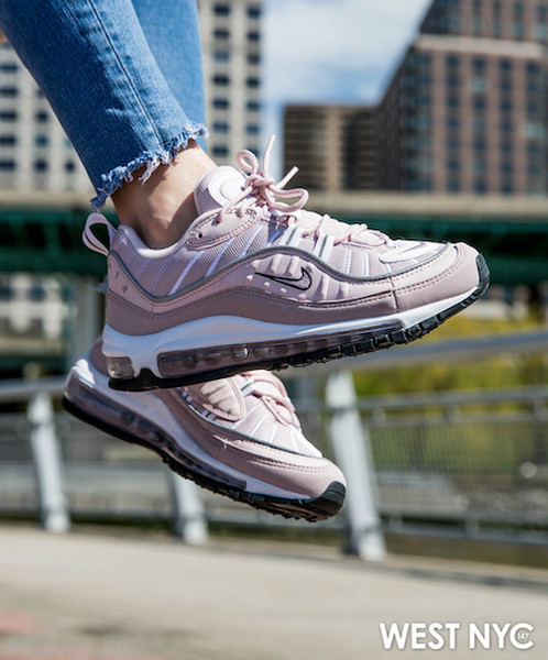 Wearability: Frayed Denim with Pastel Air Max Wearability: Frayed Denim with Pastel Air Max — Air Max Outfits