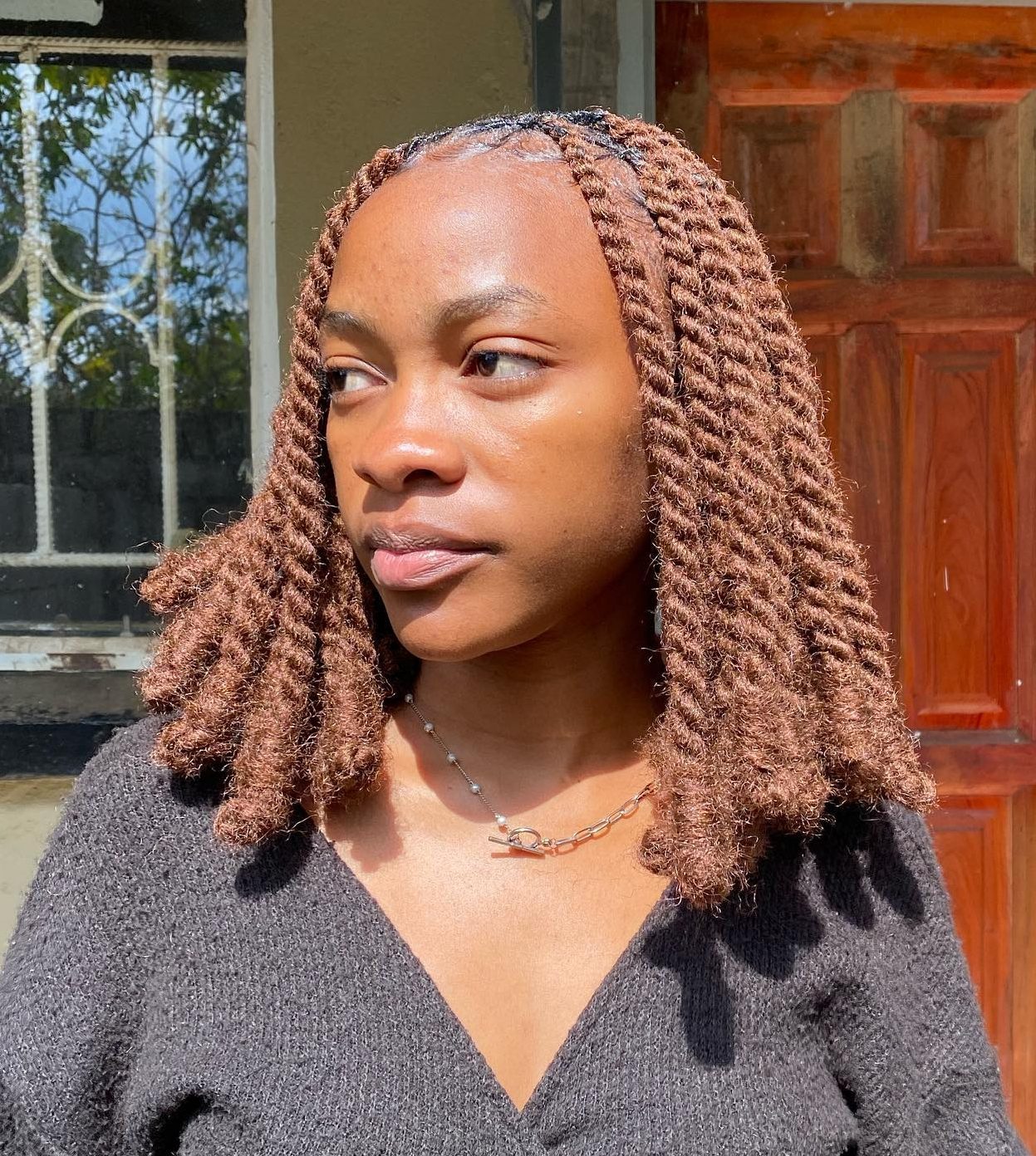 Collarbone Visual Idea — Invisible Locs