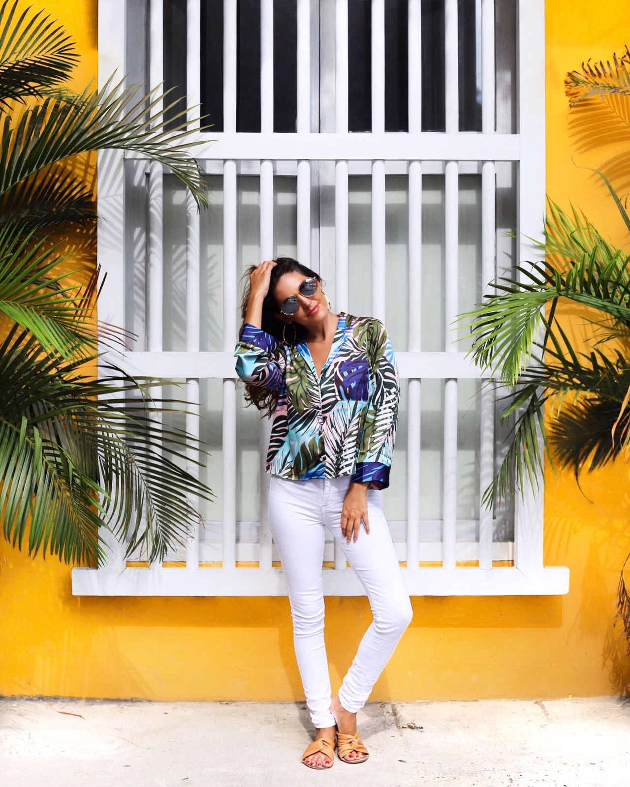 Tropical Print Power: Blouse with White Skinny Jeans — Cartagena Outfits