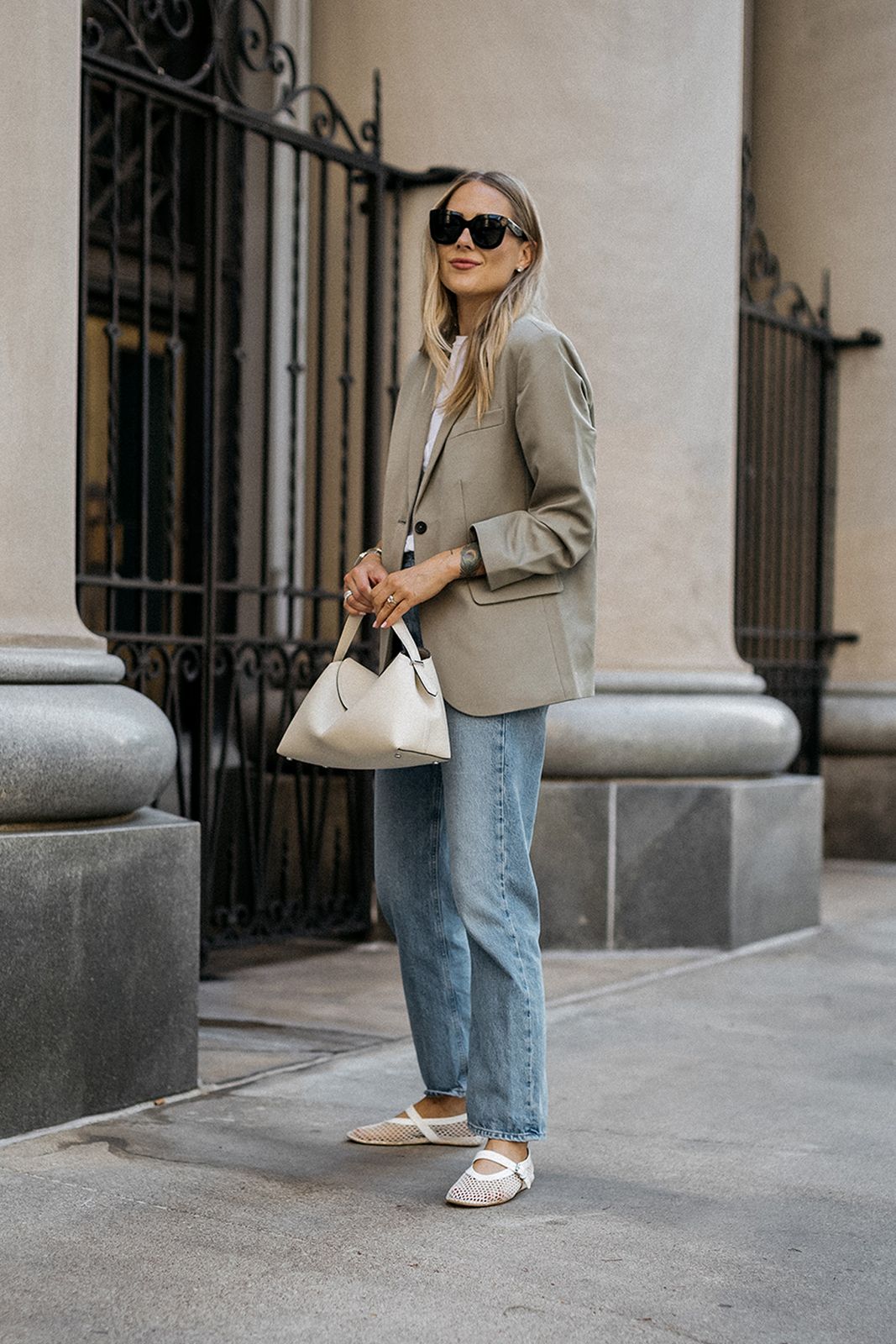 Casual Daytime White Mesh Flats with Oversized Blazer and Jeans Casual Daytime White Mesh Flats with Oversized Blazer and Jeans — Mesh Ballet Flats Outfits