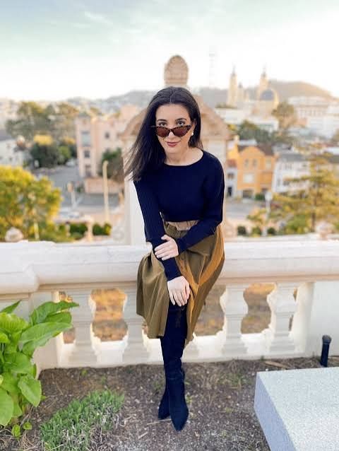 Midi Skirt and Knee-High Boots for a Chic Balcony View — San Francisco Outfits
