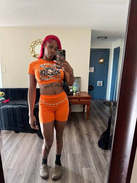 Matching Graphic Crop Top and Shorts Set — Outfits for Short Torso